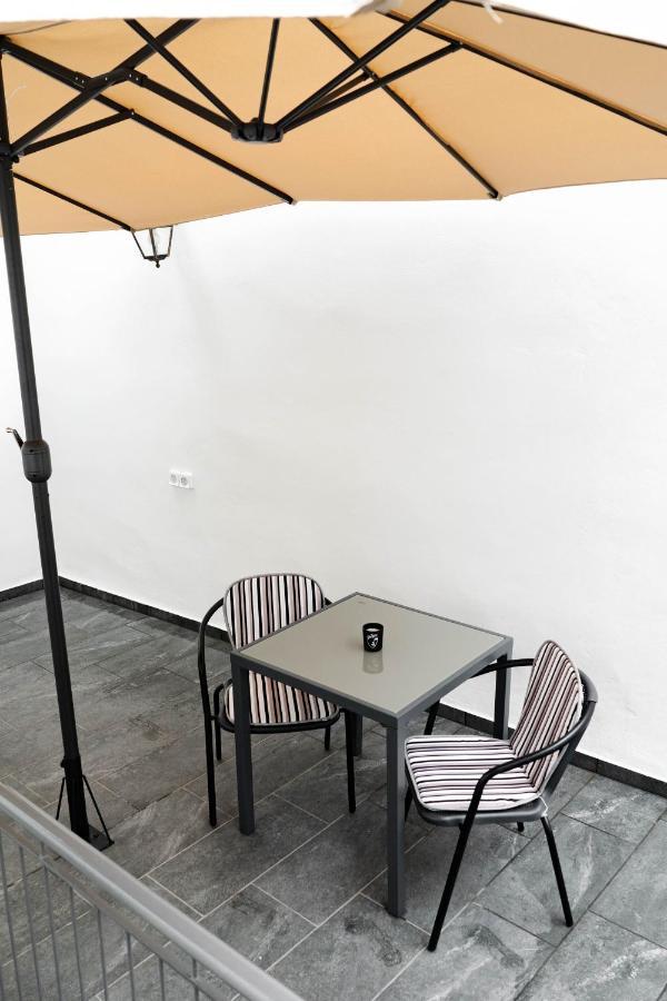Larissa Railway &Metro Station Apartment Athens Exterior photo